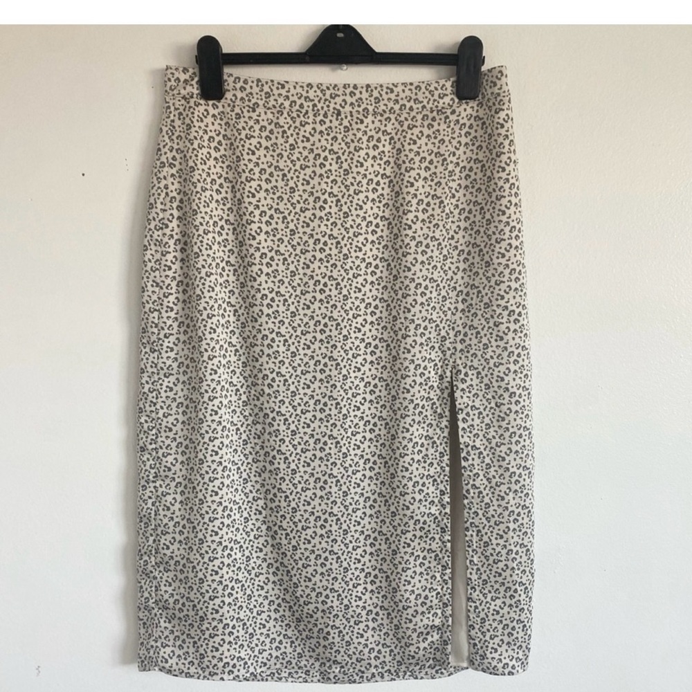 EUC Abercrombie and Fitch Mid skirt size XL